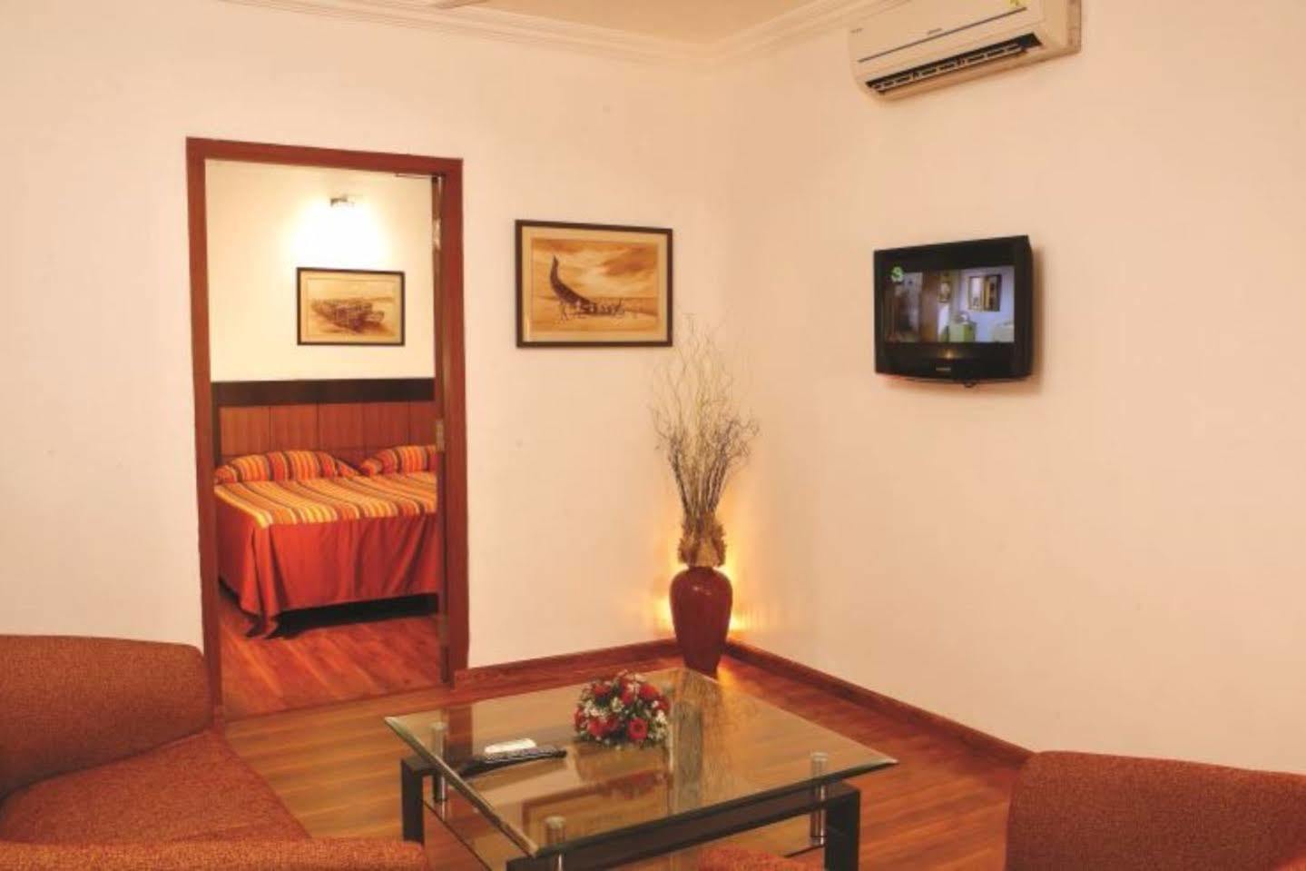 Hotel Hill View Kochi Exterior photo